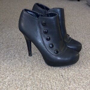 Elegant Black Ankle Boots